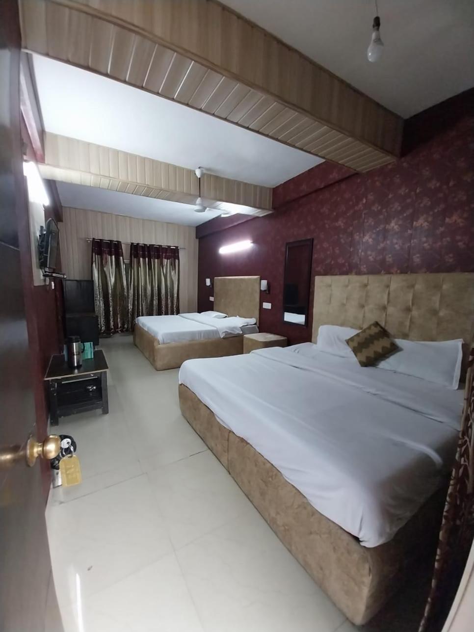 Hotel The Mussoorie International エクステリア 写真