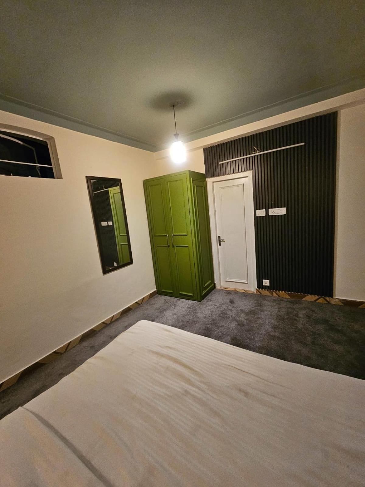 Hotel The Mussoorie International エクステリア 写真